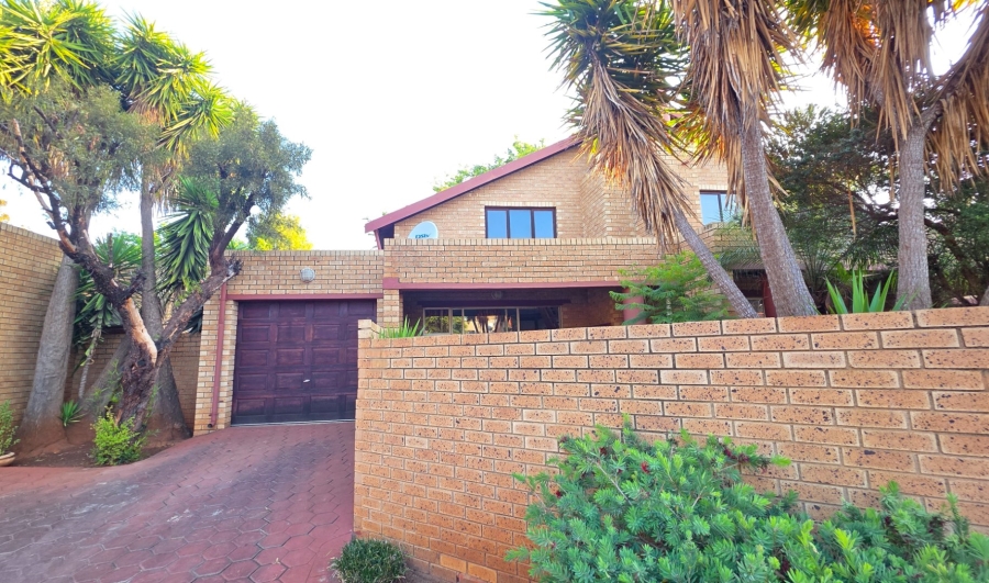 To Let 2 Bedroom Property for Rent in Eldoraigne Gauteng