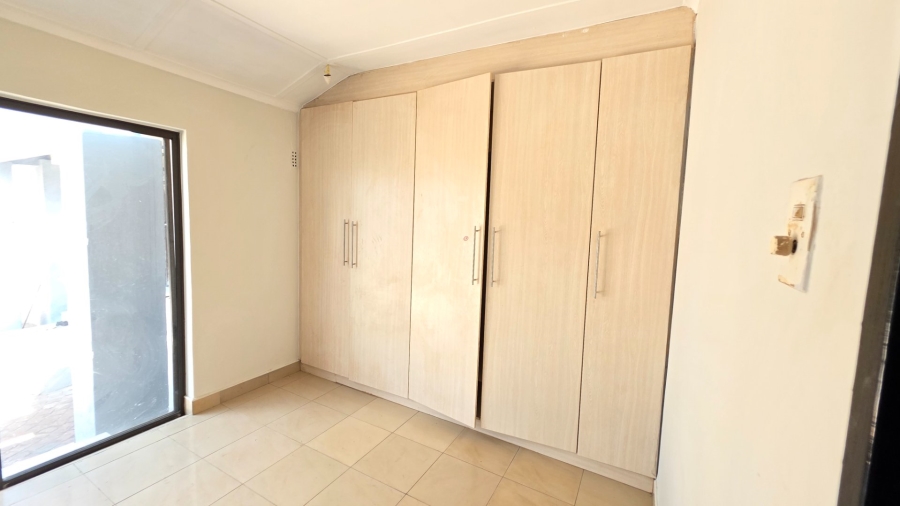 To Let 2 Bedroom Property for Rent in Laudium Gauteng