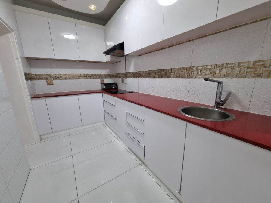 To Let 6 Bedroom Property for Rent in Bedfordview Gauteng