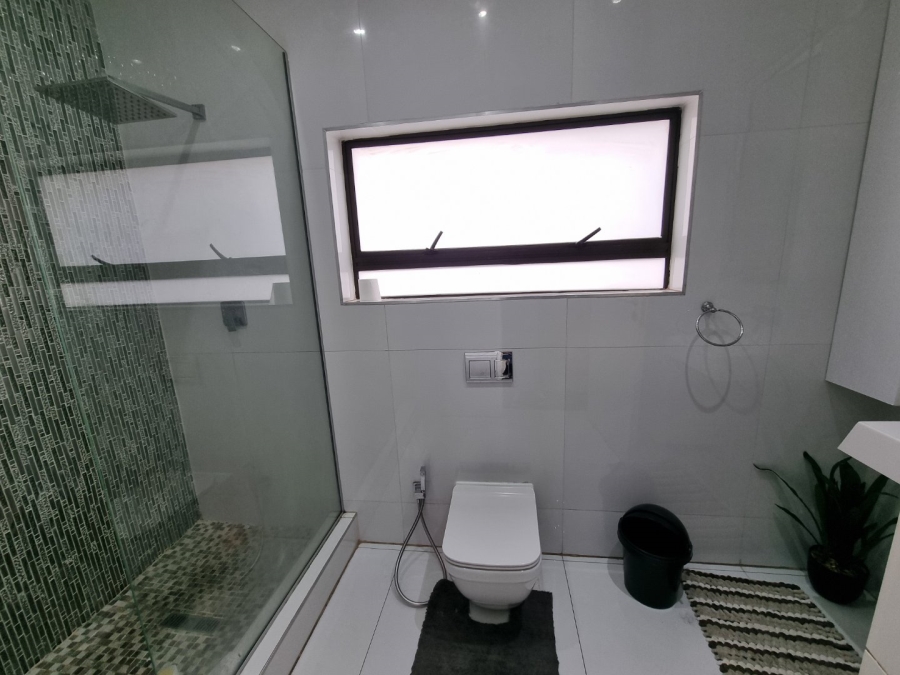 To Let 6 Bedroom Property for Rent in Bedfordview Gauteng