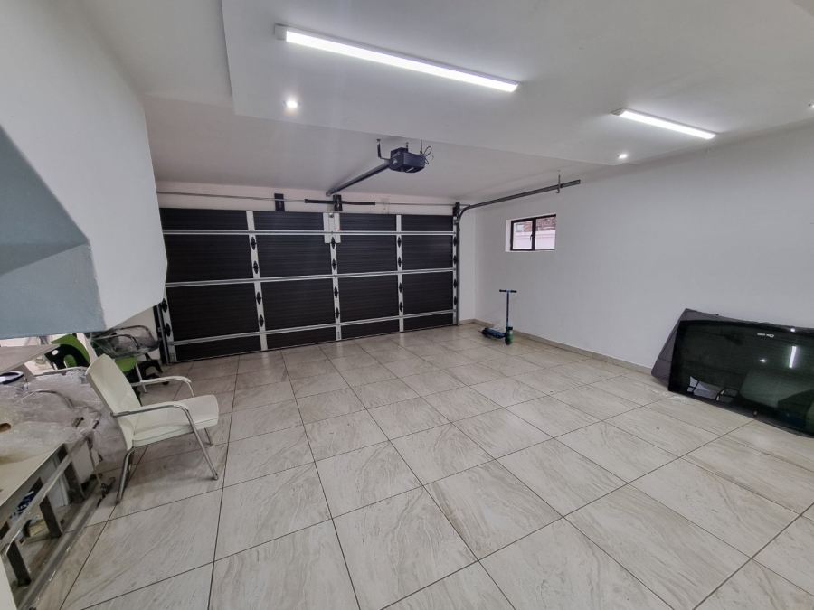 To Let 6 Bedroom Property for Rent in Bedfordview Gauteng