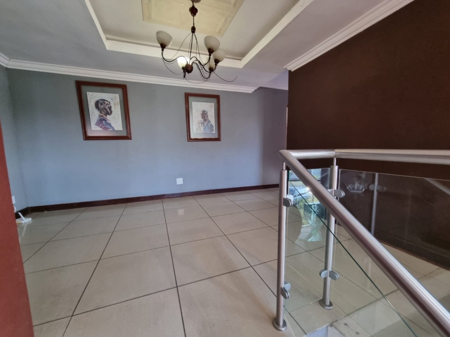 To Let 6 Bedroom Property for Rent in Greenstone Hill Gauteng