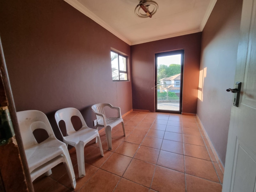 To Let 6 Bedroom Property for Rent in Greenstone Hill Gauteng