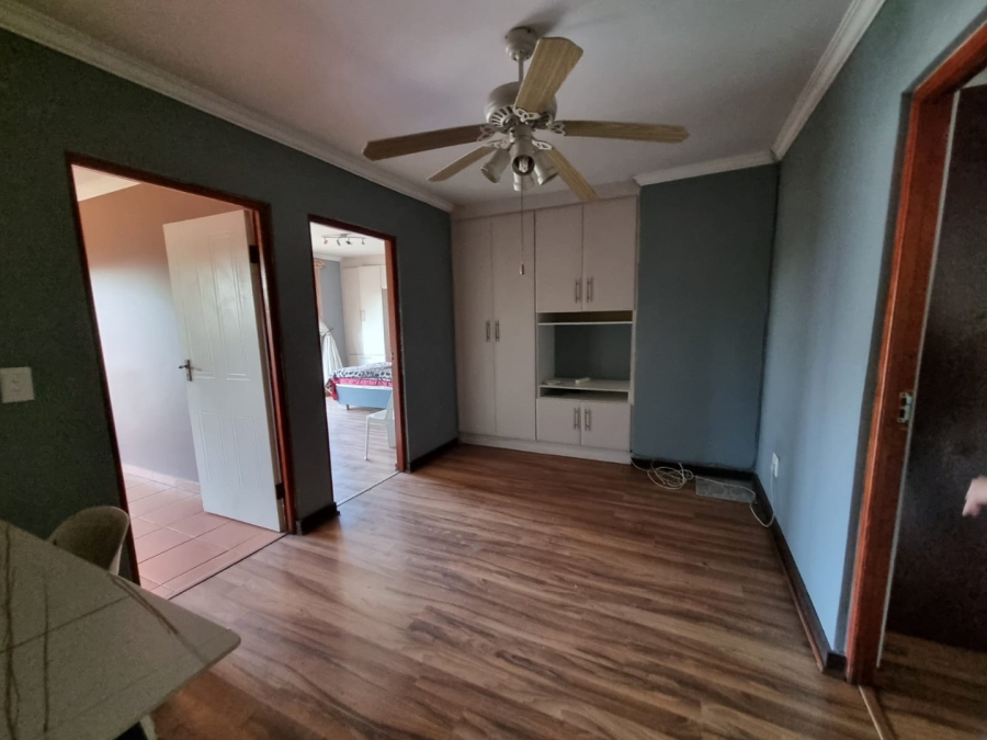 To Let 6 Bedroom Property for Rent in Greenstone Hill Gauteng