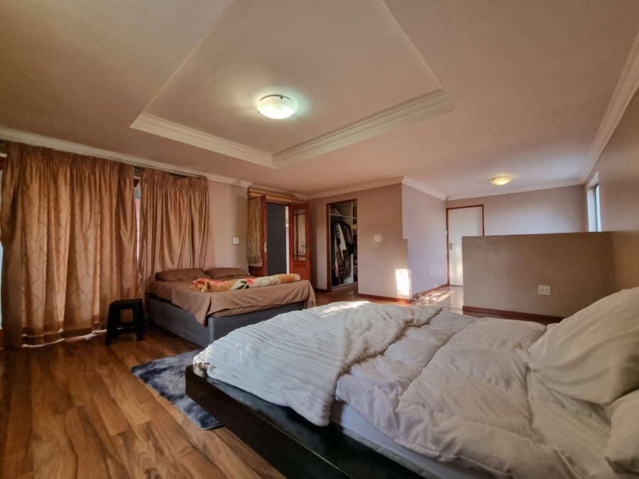 To Let 6 Bedroom Property for Rent in Greenstone Hill Gauteng