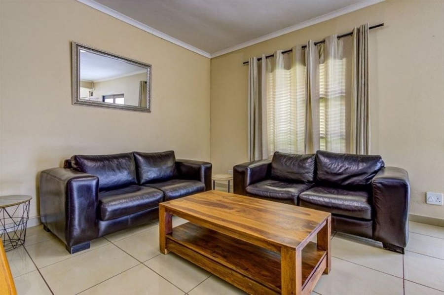5 Bedroom Property for Sale in Blue Gill Estate Gauteng