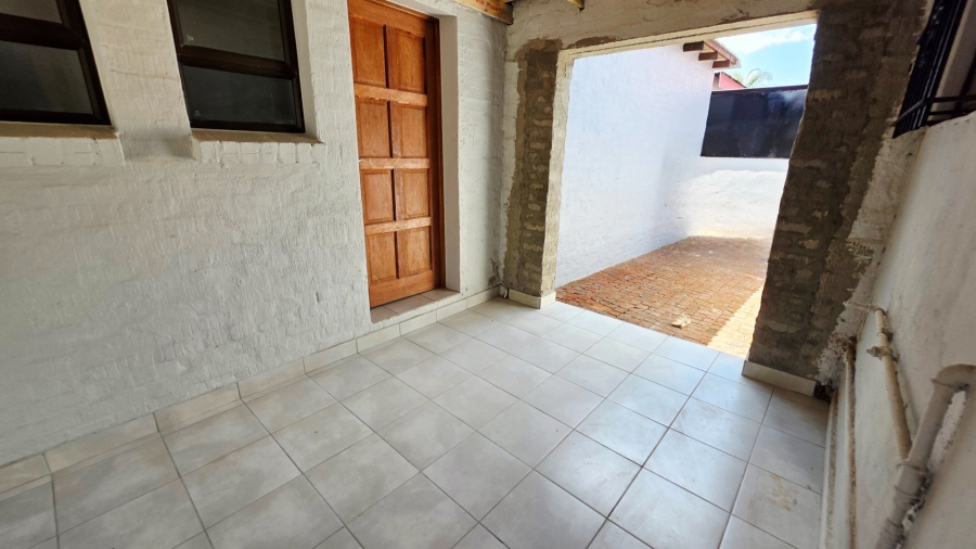 To Let 2 Bedroom Property for Rent in Laudium Gauteng