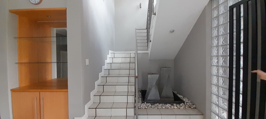 To Let 4 Bedroom Property for Rent in Waterkloof Ridge Gauteng