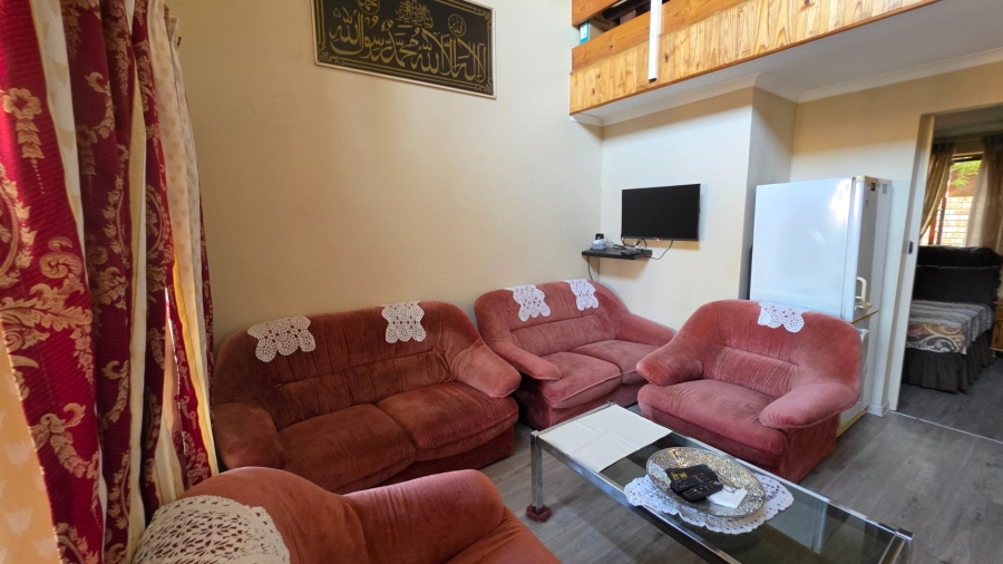 2 Bedroom Property for Sale in Eldoraigne Gauteng