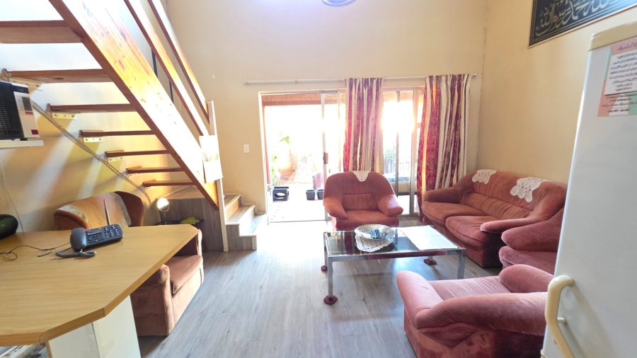 2 Bedroom Property for Sale in Eldoraigne Gauteng