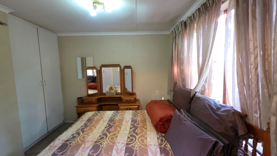 2 Bedroom Property for Sale in Eldoraigne Gauteng