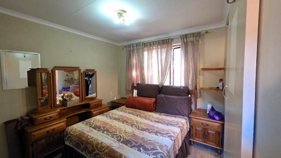2 Bedroom Property for Sale in Eldoraigne Gauteng