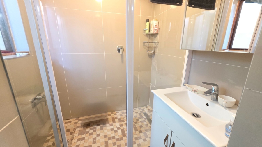 2 Bedroom Property for Sale in Eldoraigne Gauteng