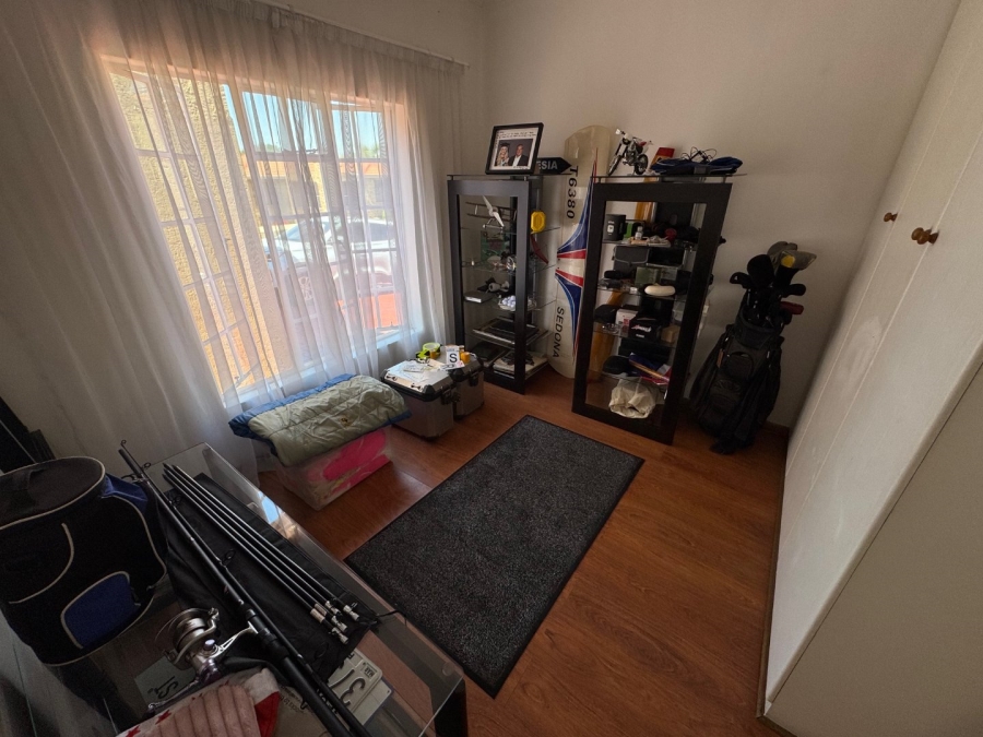 3 Bedroom Property for Sale in Van Riebeeck Park Gauteng