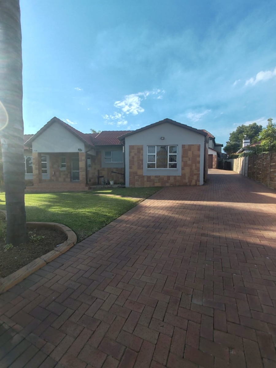 4 Bedroom Property for Sale in The Reeds Gauteng