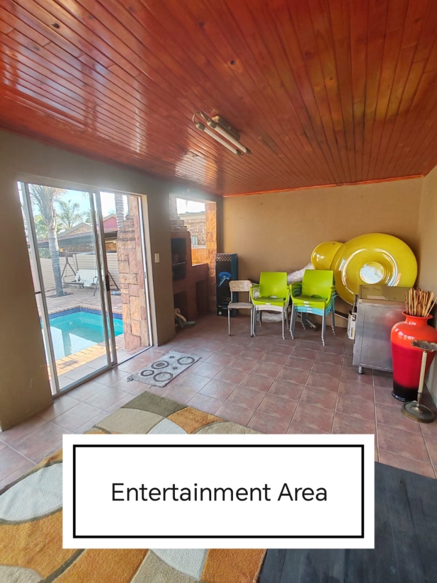 4 Bedroom Property for Sale in The Reeds Gauteng