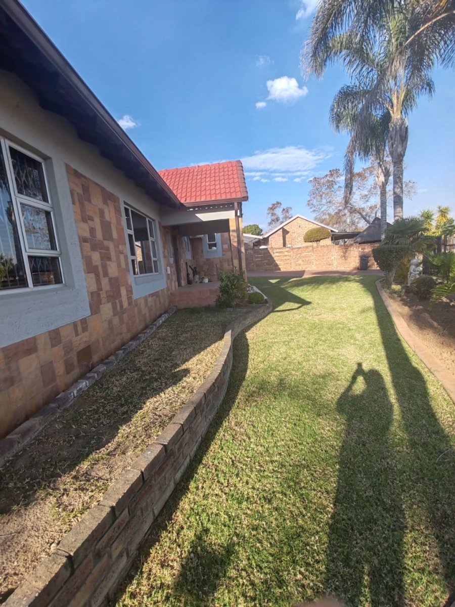4 Bedroom Property for Sale in The Reeds Gauteng