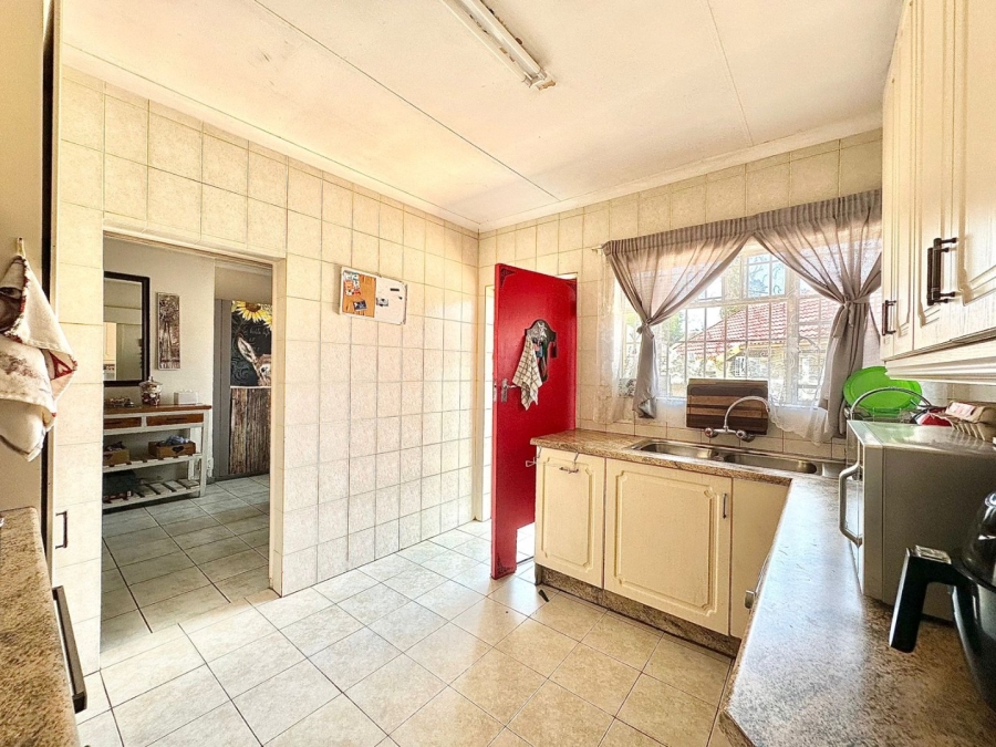 3 Bedroom Property for Sale in Verwoerdpark Gauteng
