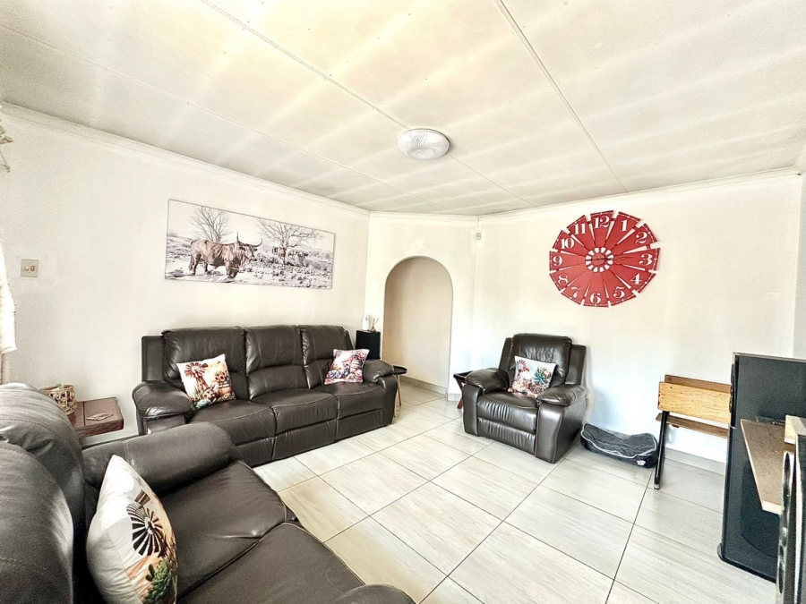 3 Bedroom Property for Sale in Verwoerdpark Gauteng