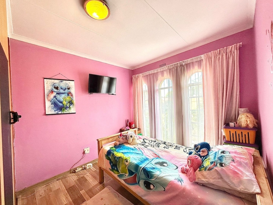 3 Bedroom Property for Sale in Verwoerdpark Gauteng