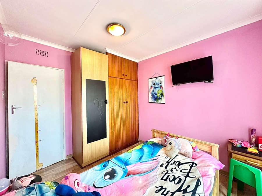 3 Bedroom Property for Sale in Verwoerdpark Gauteng