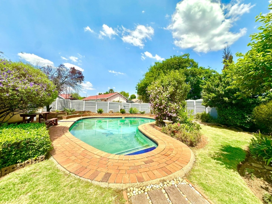 3 Bedroom Property for Sale in Verwoerdpark Gauteng