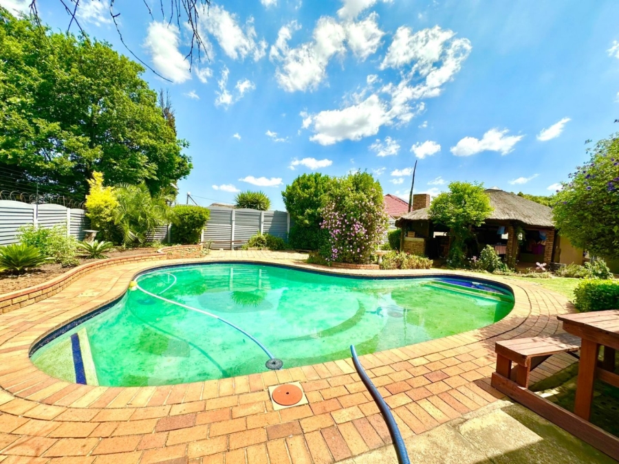 3 Bedroom Property for Sale in Verwoerdpark Gauteng