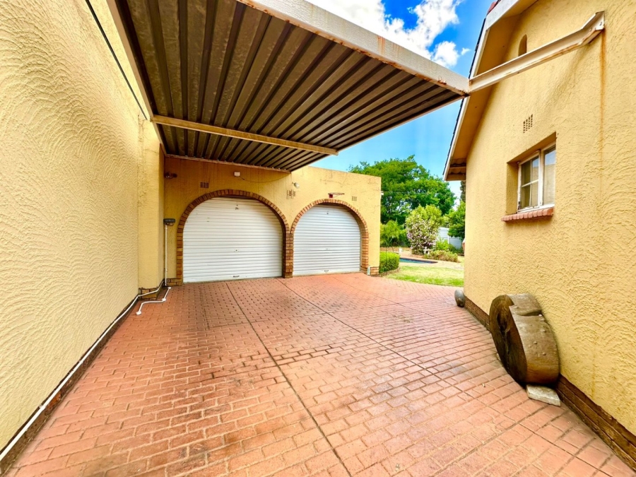3 Bedroom Property for Sale in Verwoerdpark Gauteng