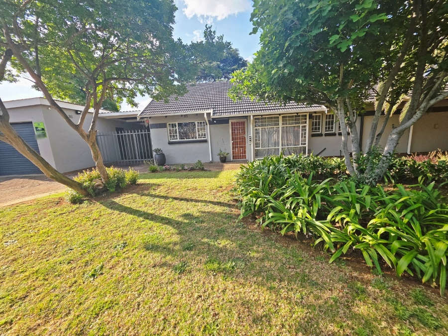 3 Bedroom Property for Sale in Bonaero Park Gauteng