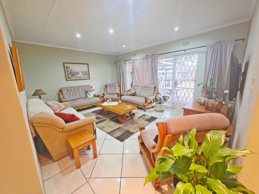 3 Bedroom Property for Sale in Bonaero Park Gauteng