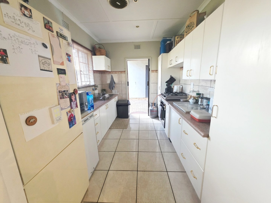 3 Bedroom Property for Sale in Bonaero Park Gauteng