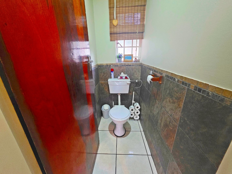 3 Bedroom Property for Sale in Bonaero Park Gauteng