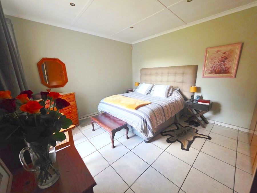 3 Bedroom Property for Sale in Bonaero Park Gauteng
