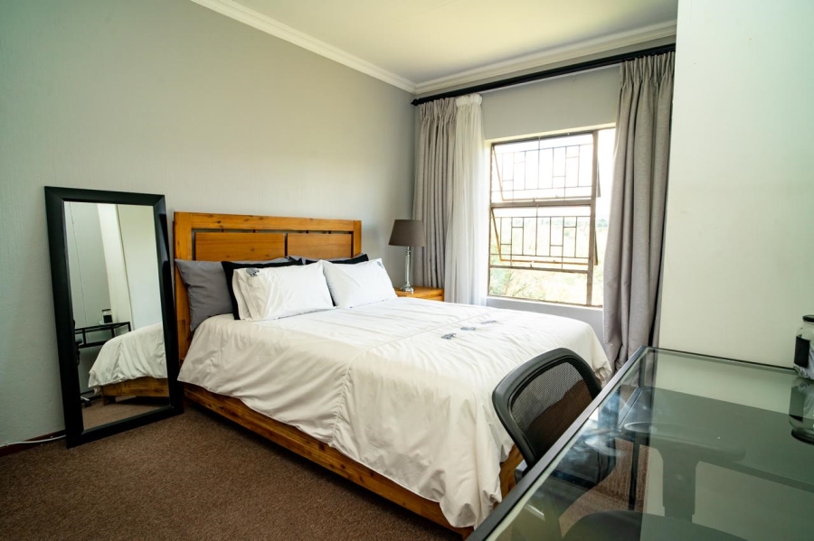 To Let  Bedroom Property for Rent in Weltevreden Park Gauteng
