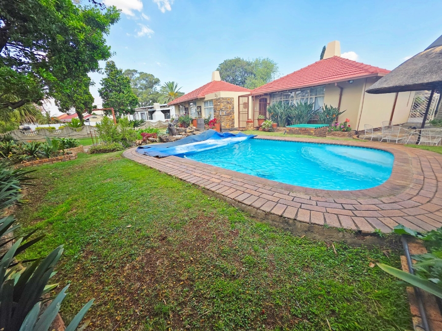 4 Bedroom Property for Sale in Bonaero Park Gauteng