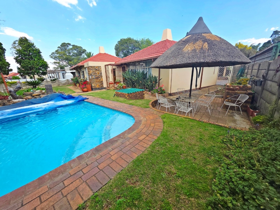 4 Bedroom Property for Sale in Bonaero Park Gauteng