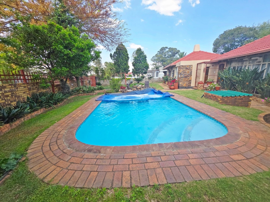 4 Bedroom Property for Sale in Bonaero Park Gauteng