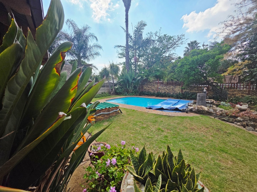4 Bedroom Property for Sale in Bonaero Park Gauteng