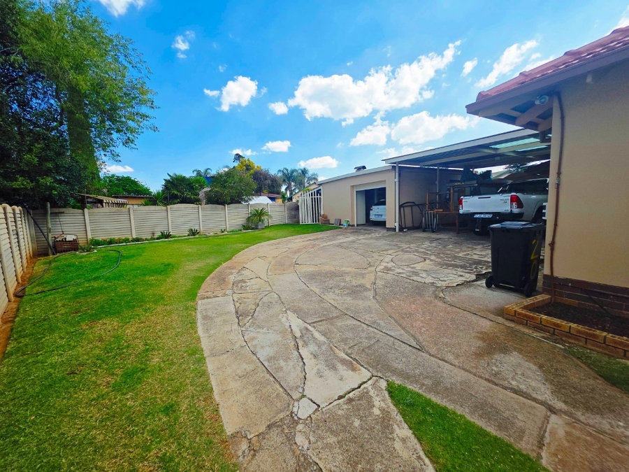 4 Bedroom Property for Sale in Bonaero Park Gauteng