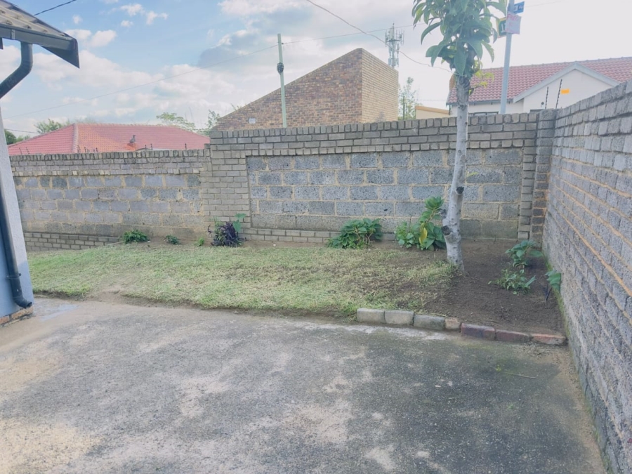 4 Bedroom Property for Sale in Ebony Park Gauteng