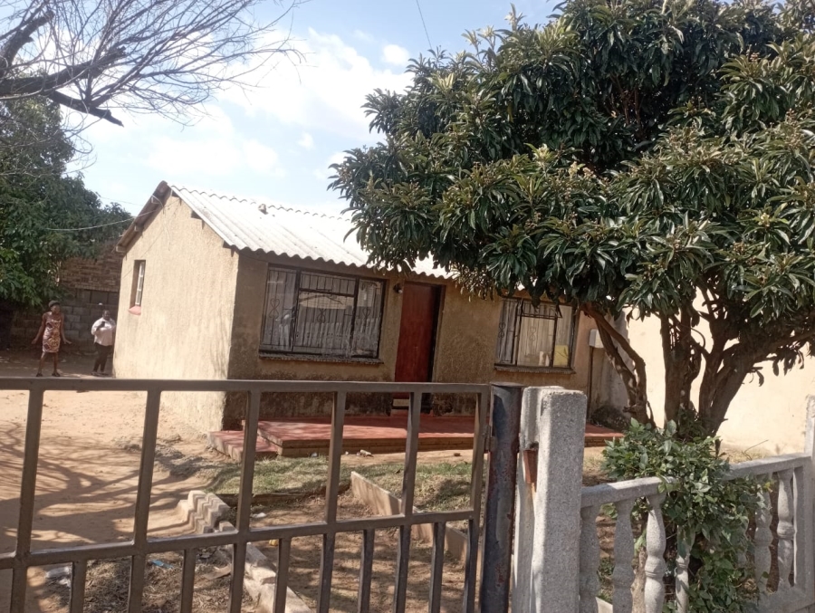 2 Bedroom Property for Sale in Diepkloof Zone 1 Gauteng