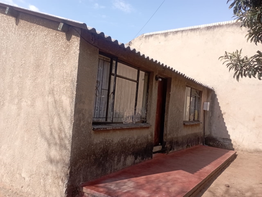 2 Bedroom Property for Sale in Diepkloof Zone 1 Gauteng