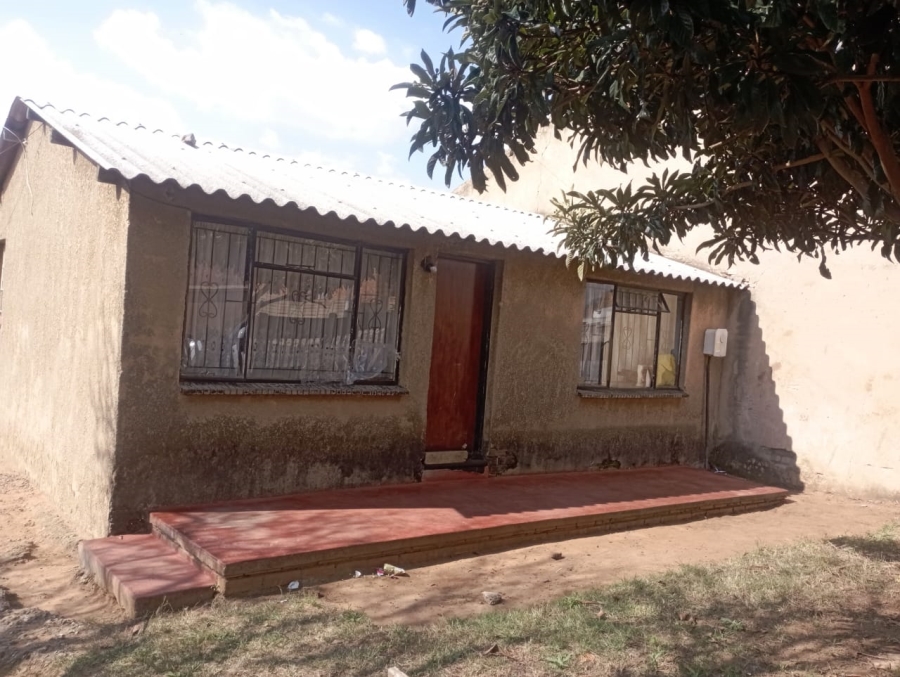 2 Bedroom Property for Sale in Diepkloof Zone 1 Gauteng