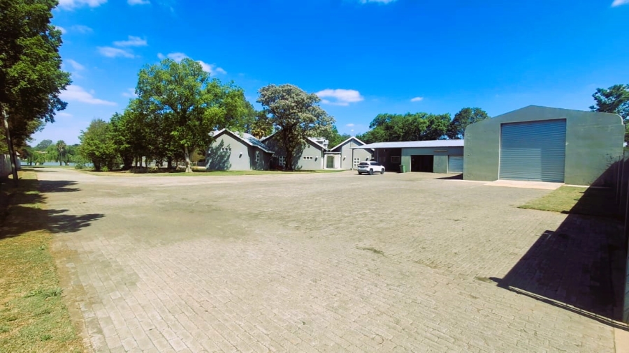 Commercial Property for Sale in Marlbank Gauteng