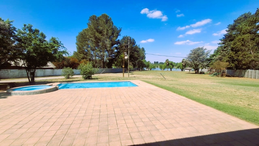 Commercial Property for Sale in Marlbank Gauteng