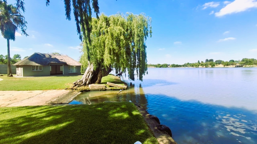 Commercial Property for Sale in Marlbank Gauteng