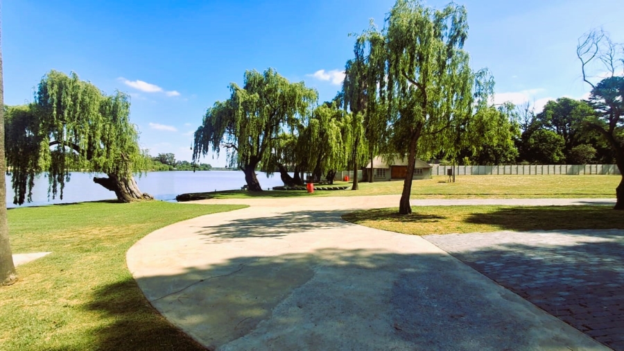 Commercial Property for Sale in Marlbank Gauteng