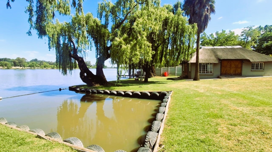 Commercial Property for Sale in Marlbank Gauteng