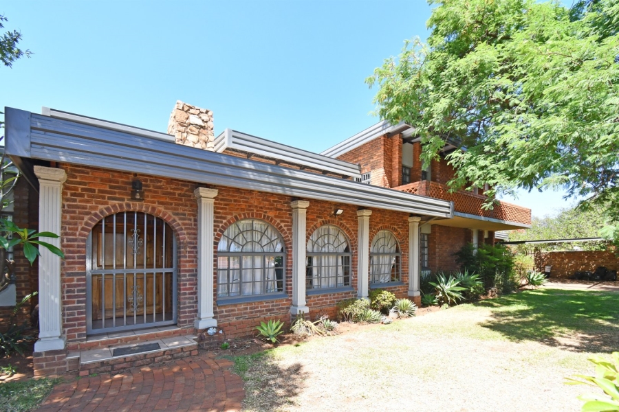 6 Bedroom Property for Sale in Wierda Park Gauteng