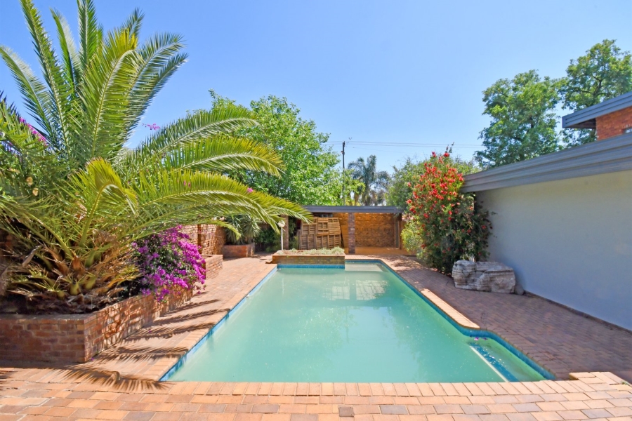 6 Bedroom Property for Sale in Wierda Park Gauteng